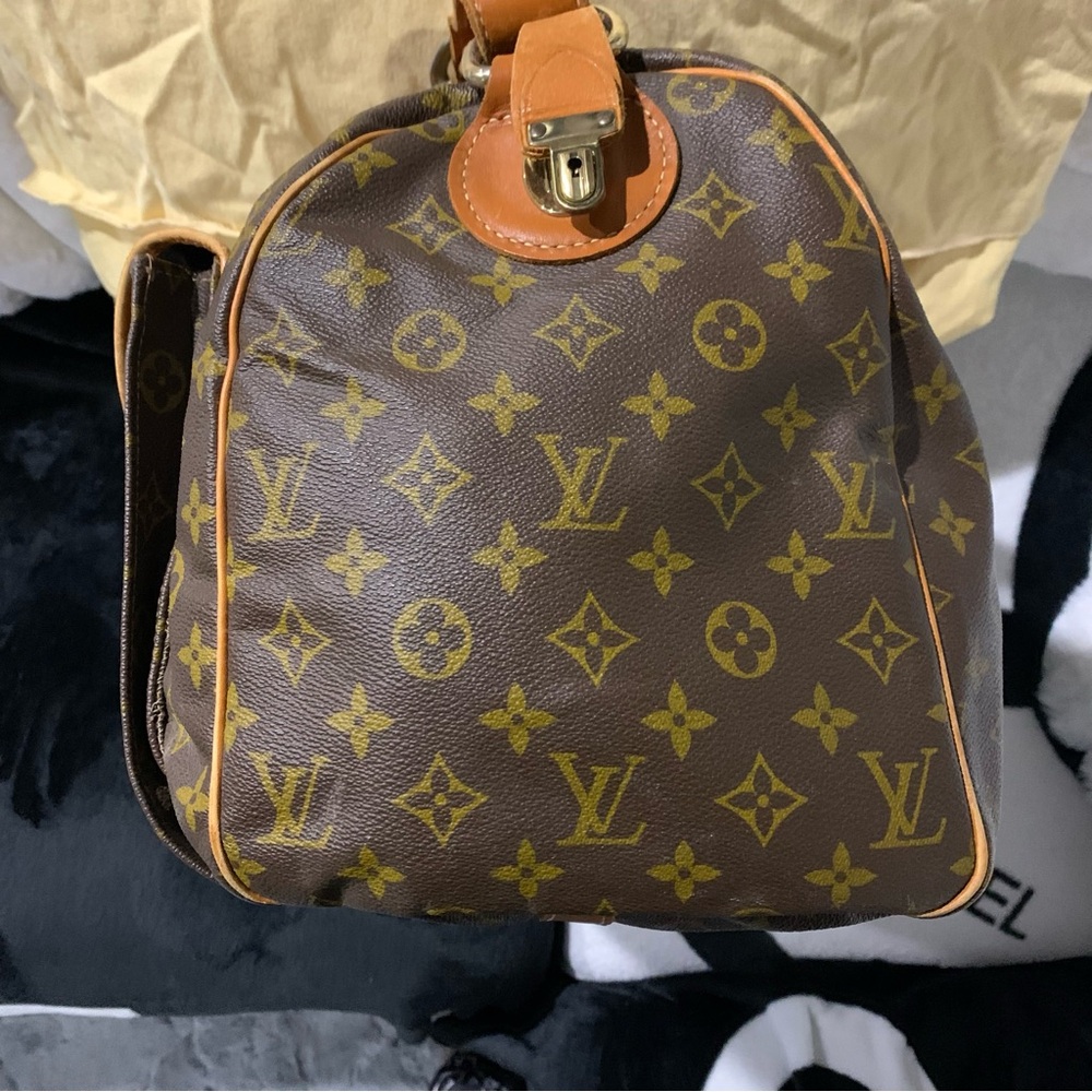 Louis Vuitton Weekender - Picture 3 of 15